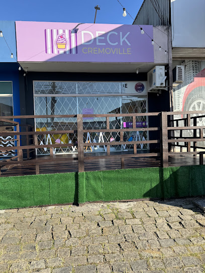Deck Cremoville