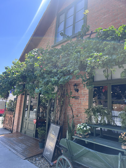 Flores & Frutos – Cafeteria, Restaurante e Floricultura